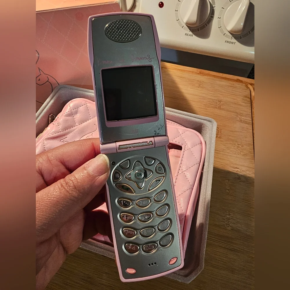 Baby Phat Pink Limited Edition Phone w/ box & accessories- Collectors item *Y2K*
